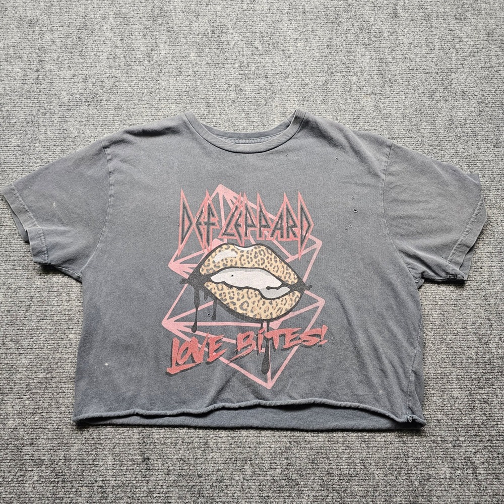 Retro Brand Def Leppard Love Bites Graphic Cropped T-Shirt Gray Med Distressed